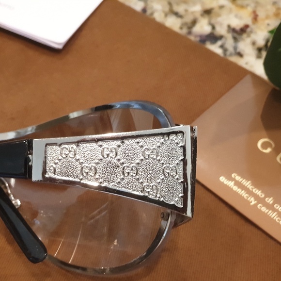 SOLD  NWOT  AUTHENTIC GUCCI SUNGLASSES - Picture 4 of 8